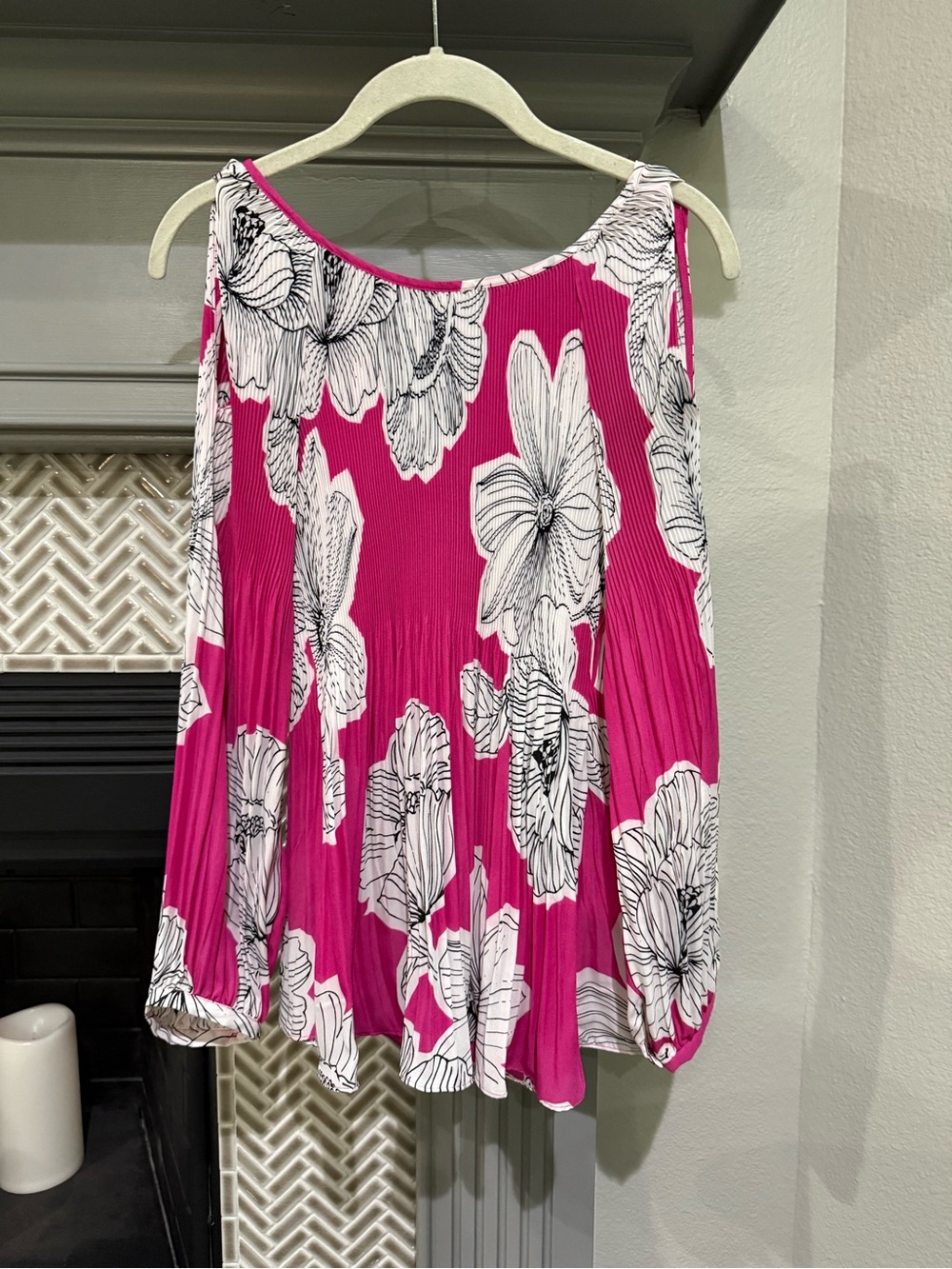 Melissa Paige Hot Pink and White Floral Pleated Tunic